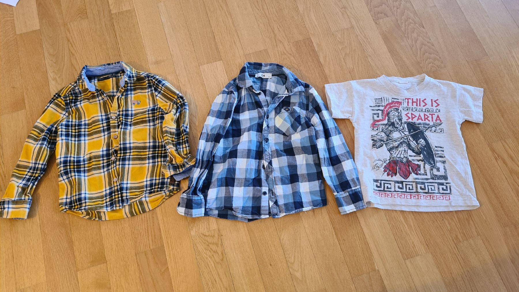 Lotti & Set di vestiti: Kleiderpaket Gr 110 – Usato da Zumikon venduto da daryona 3
