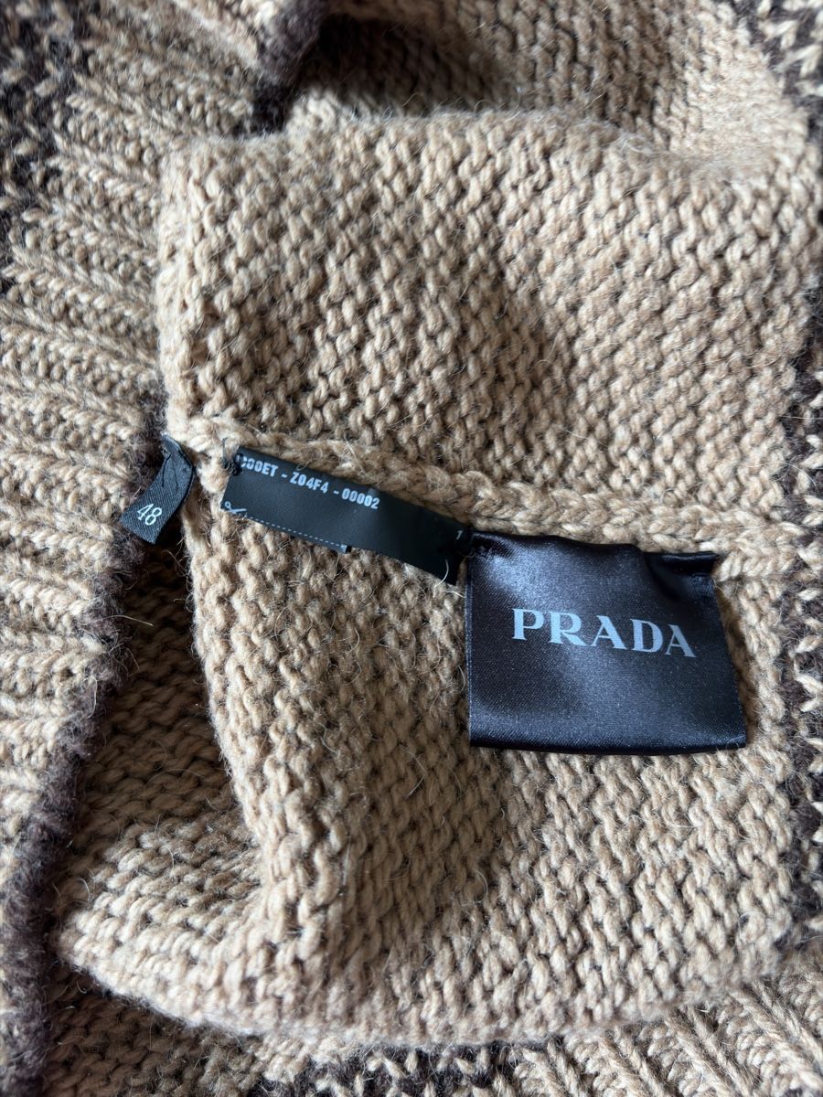 Pulls & Sweat-shirts: Prada SS15 camel v-neck 48 – D'occasion à Zürich par ojr_x59l 2