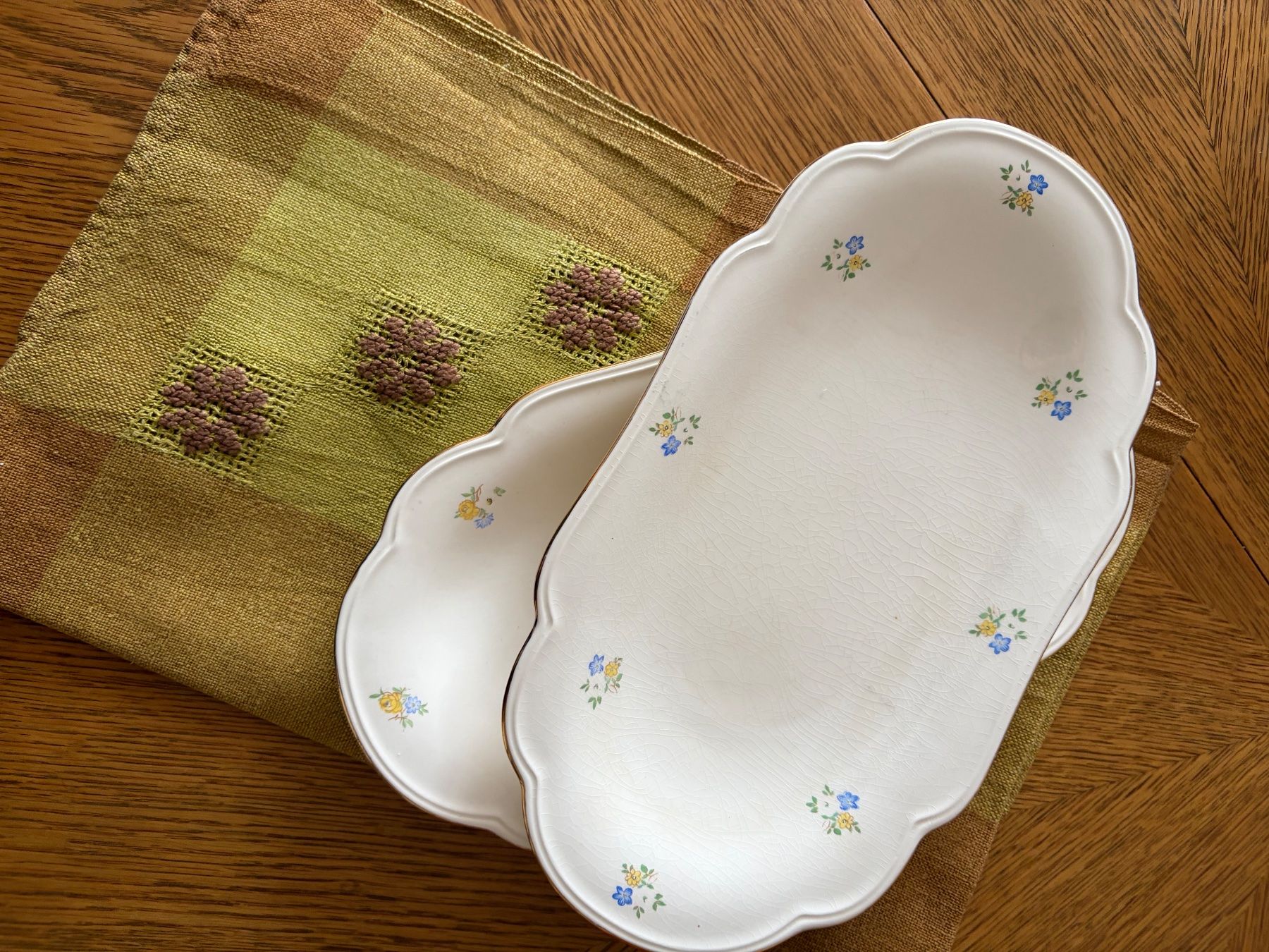 Royal Copenhagen Assiettes: Aluminia Denmark Faience Small Serving Platters X 2 – D'occasion à Luzern par AM2nd