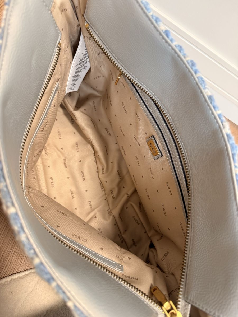 Guess Taschen für Damen: Schöne Hellblaue Guess Tasche – Neu (gemäss Beschreibung) aus Aarwangen von _sdvc_ 1
