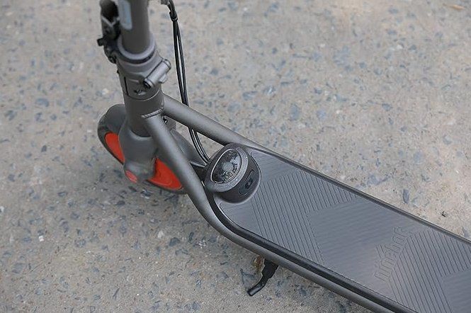 Segway Kickboard: Segway Ninebot Zing C20 – Usato da Rotkreuz venduto da suissemedical 2