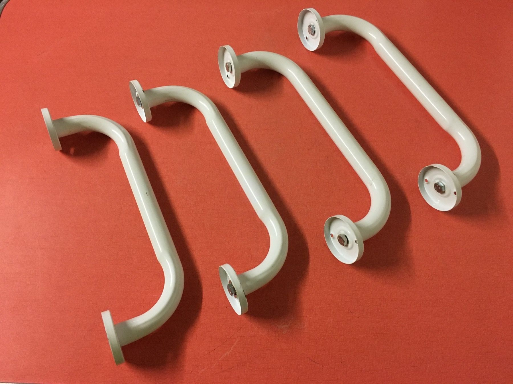 Supporti a parete: 4 Metal Halterung, Wand  Halterung. – Usato da Lanzenhäusern venduto da vic63