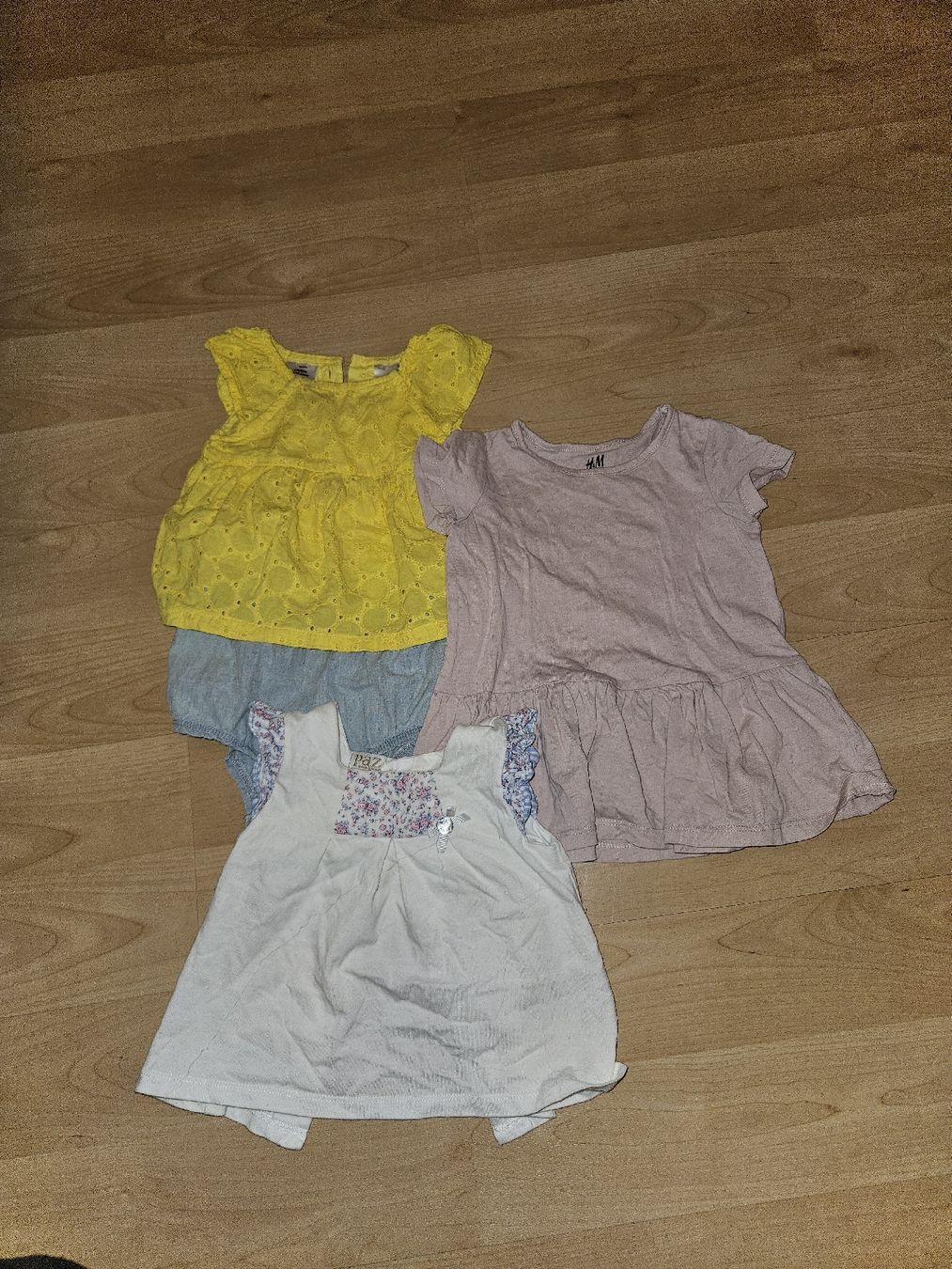 Lotti & Set di vestiti: Sommerkleider paket Mädchen Gr. 80 zara steiff c&a – Usato da Wohlen AG venduto da mca_92hg