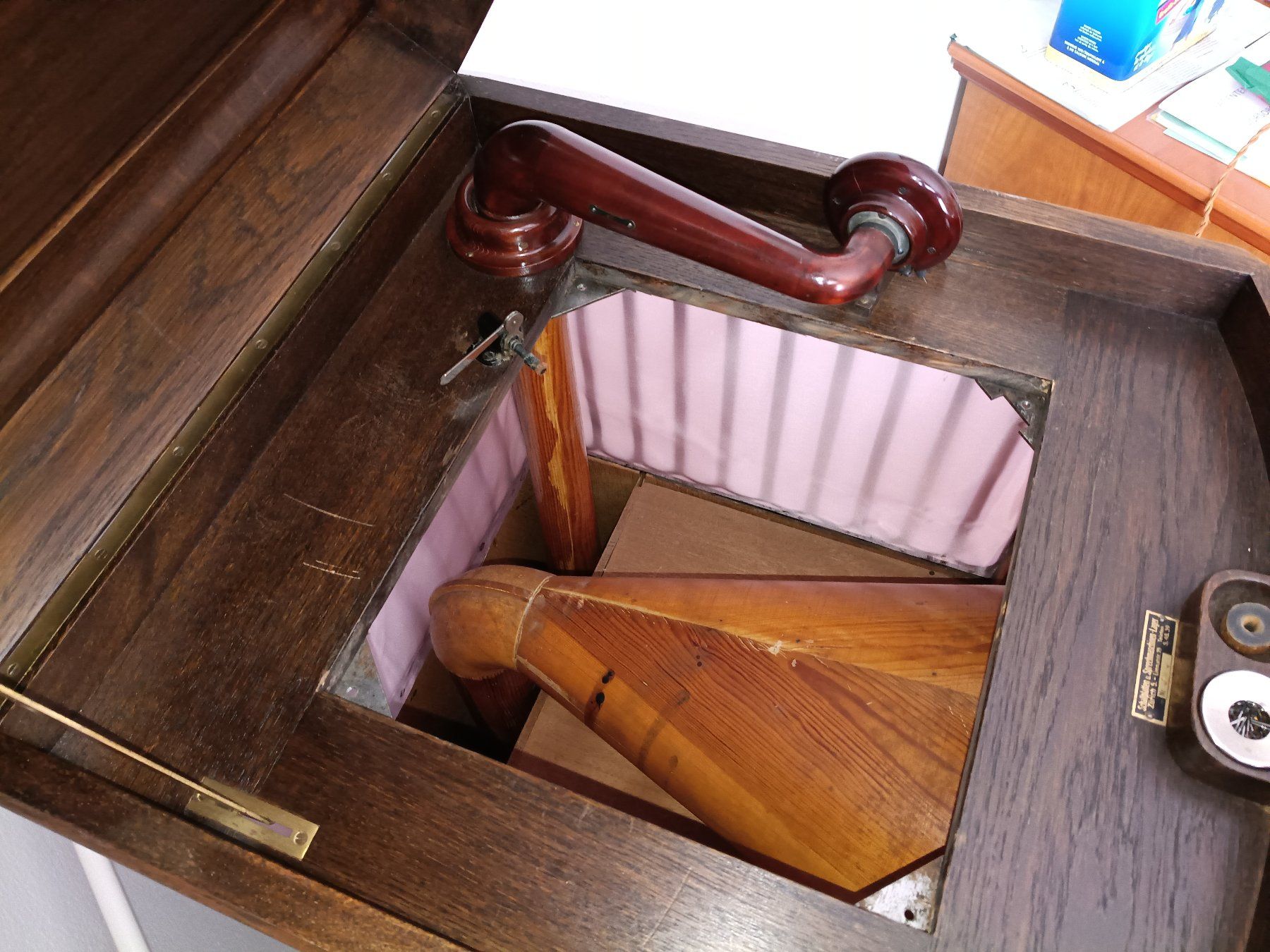 Giradischi: Alter Grammophon ca.1920 mit 70 Schellackplatten und Nadeln – Usato da Bern venduto da amspirit 6