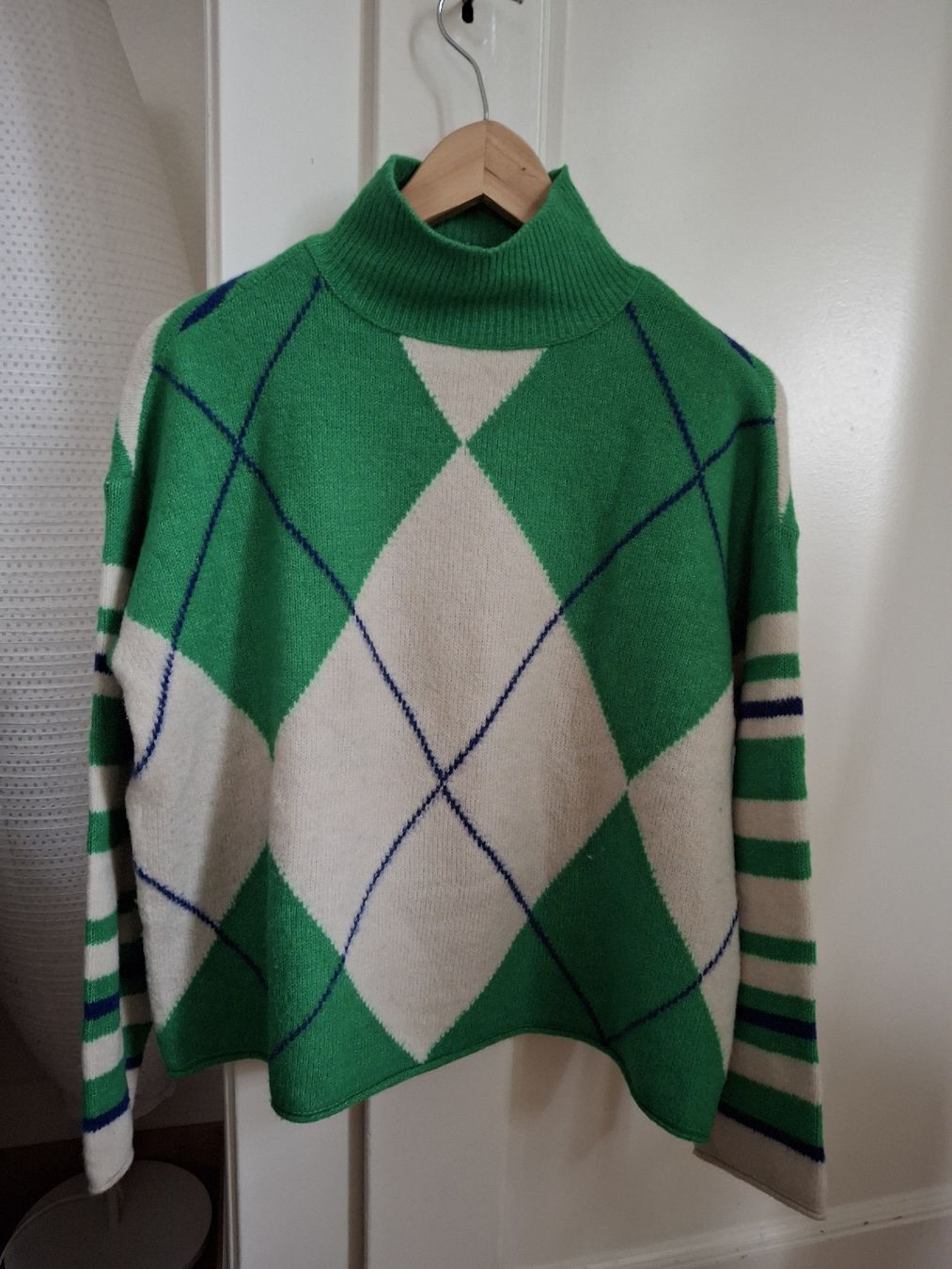 Maglioni & Felpe: Pullover C&A XS vert, blanc et bleu  – Usato da Lausanne venduto da Cognitia