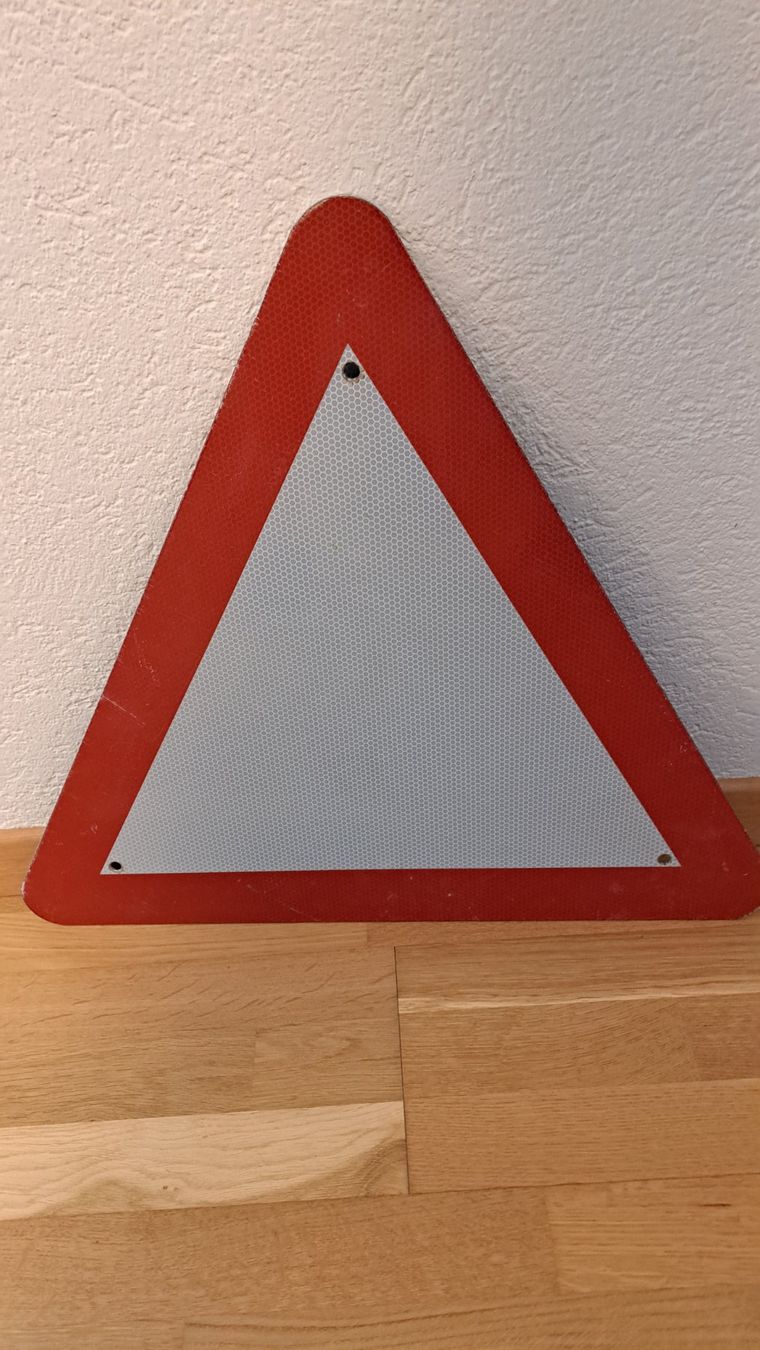 Insegne: Warnsignal Dreieck Reflektierend – Usato da Gipf-Oberfrick venduto da posuine
