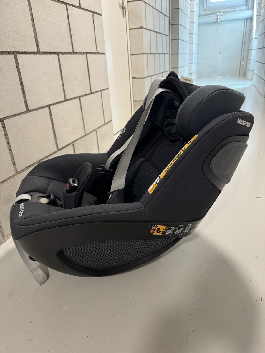 Maxi-Cosi Sièges auto: Maxi-Cosi Kindersitz mit Basis guter Zustand – D'occasion à Wattenwil par Flose 1
