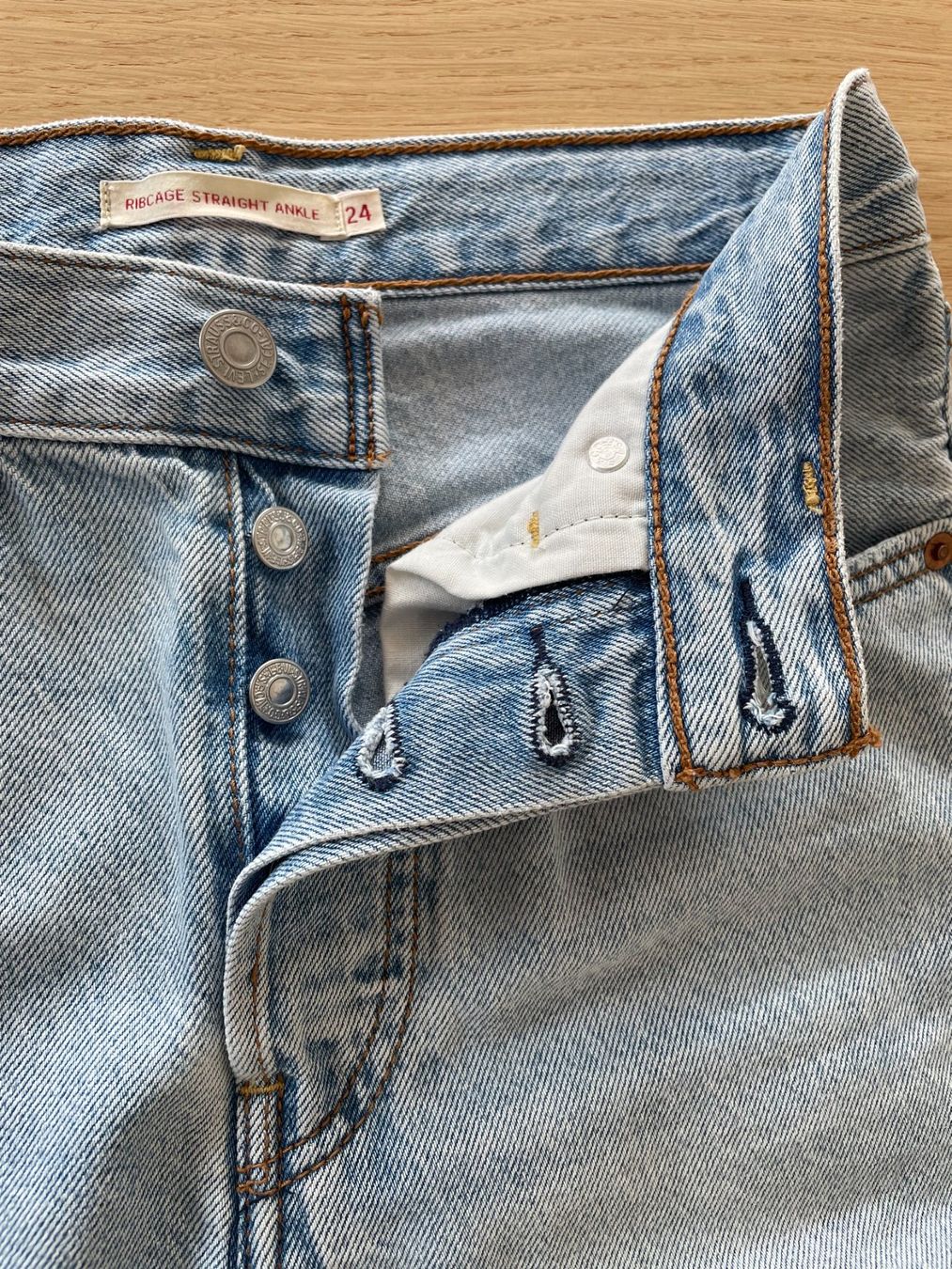 Levi's Jeans: Jeans - Levi's Ribcage Straight Ankle – D'occasion à Eschenbach LU par B.L.R 1