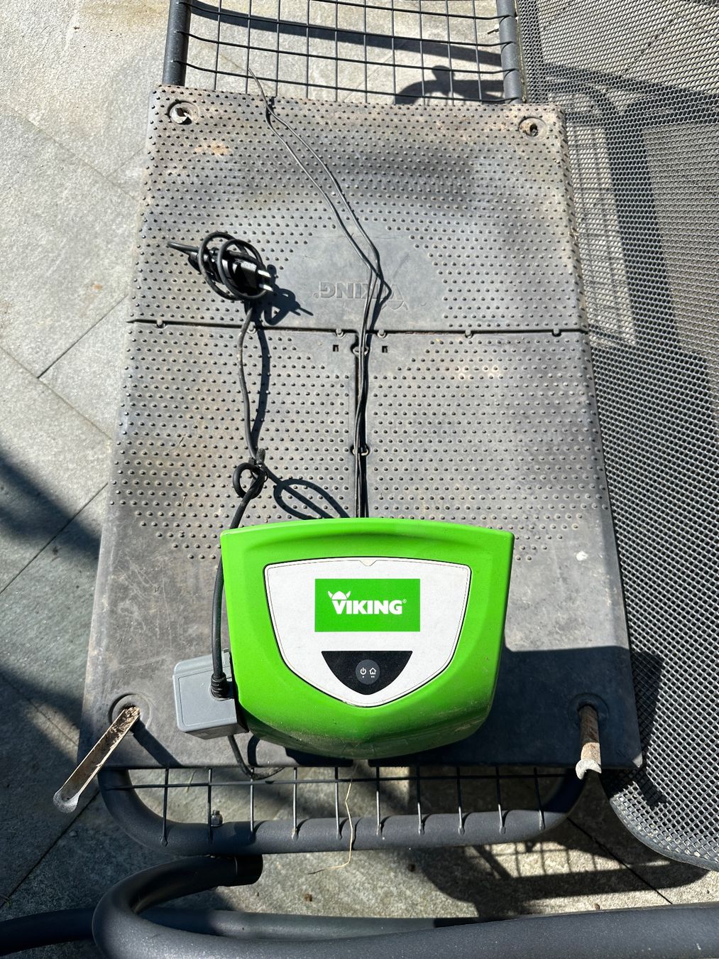 Viking Tagliaerba: Mähroboter - VIKING iMow MI 422 P – Usato da Remetschwil venduto da reb_58p9 3