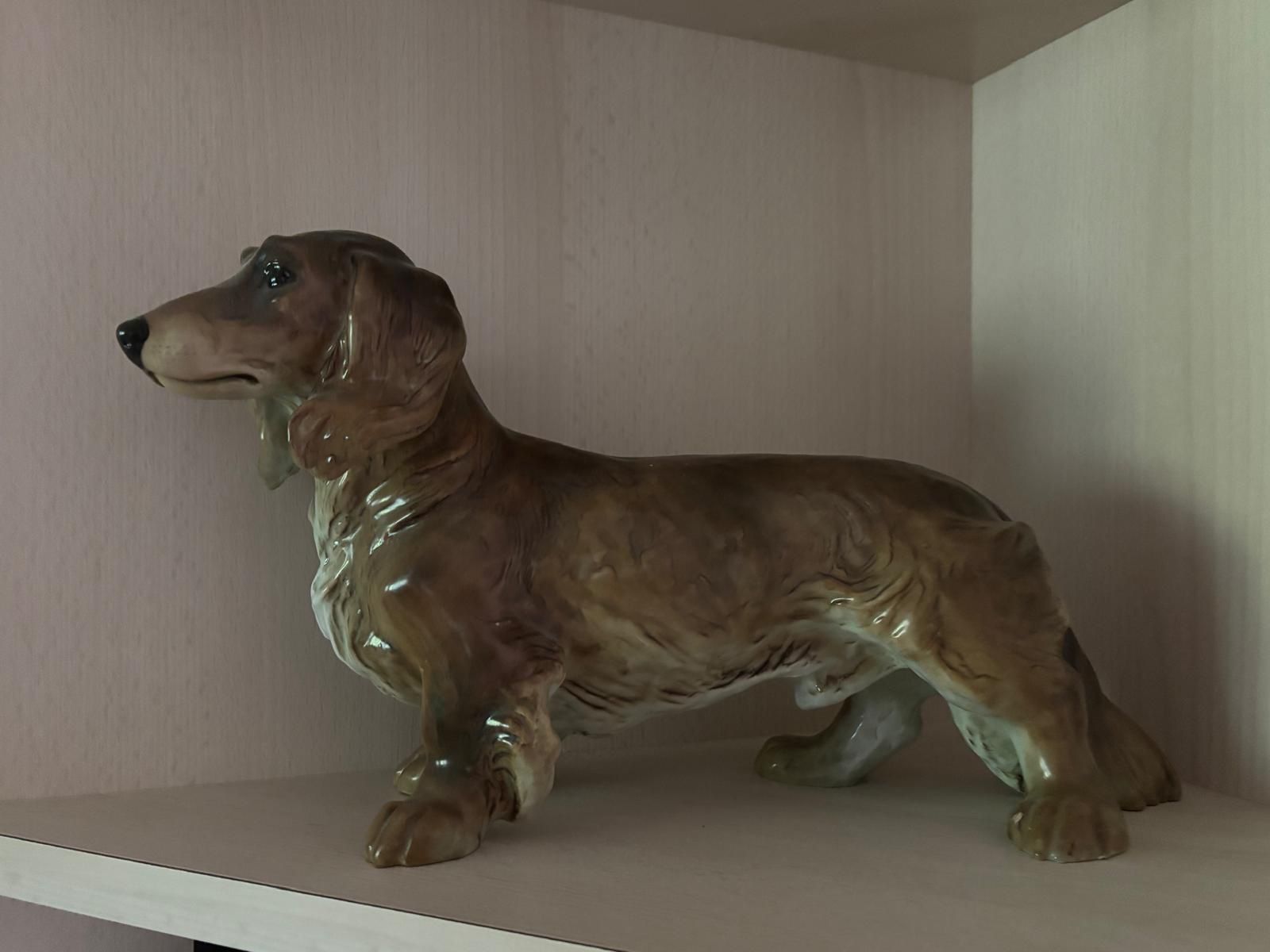 Statuette: Dackel aus Porzellan – Usato da Bubikon venduto da lontalk