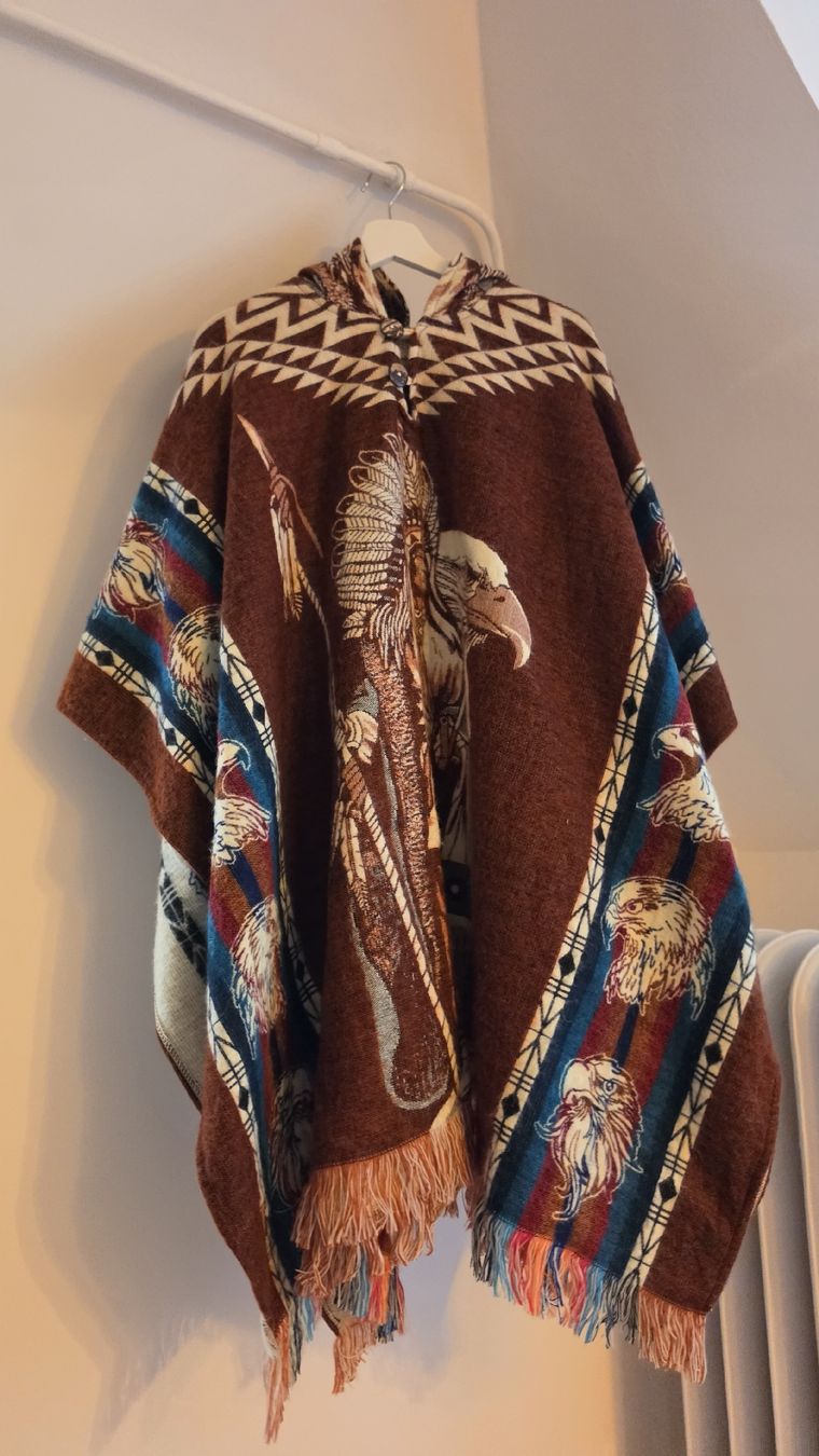 Sonstige Kleidung & Accessoires: Poncho Indianer  – Neu (gemäss Beschreibung) aus Hausen am Albis von M.Kurz 1