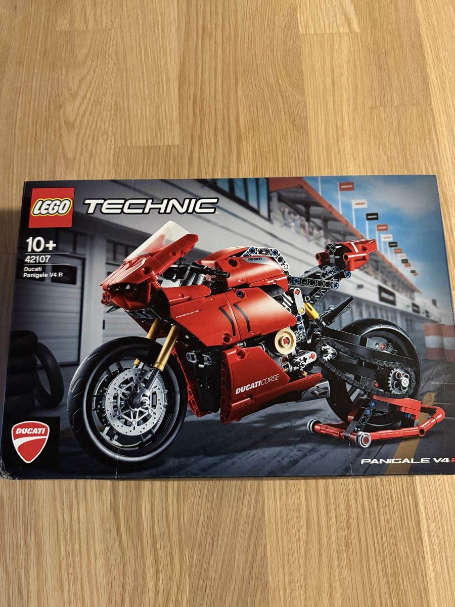 Lego Jouets: Lego Ducati Panigale V4 R – Neuf avec emballage d'origine à Zwingen par ._Dunja_.