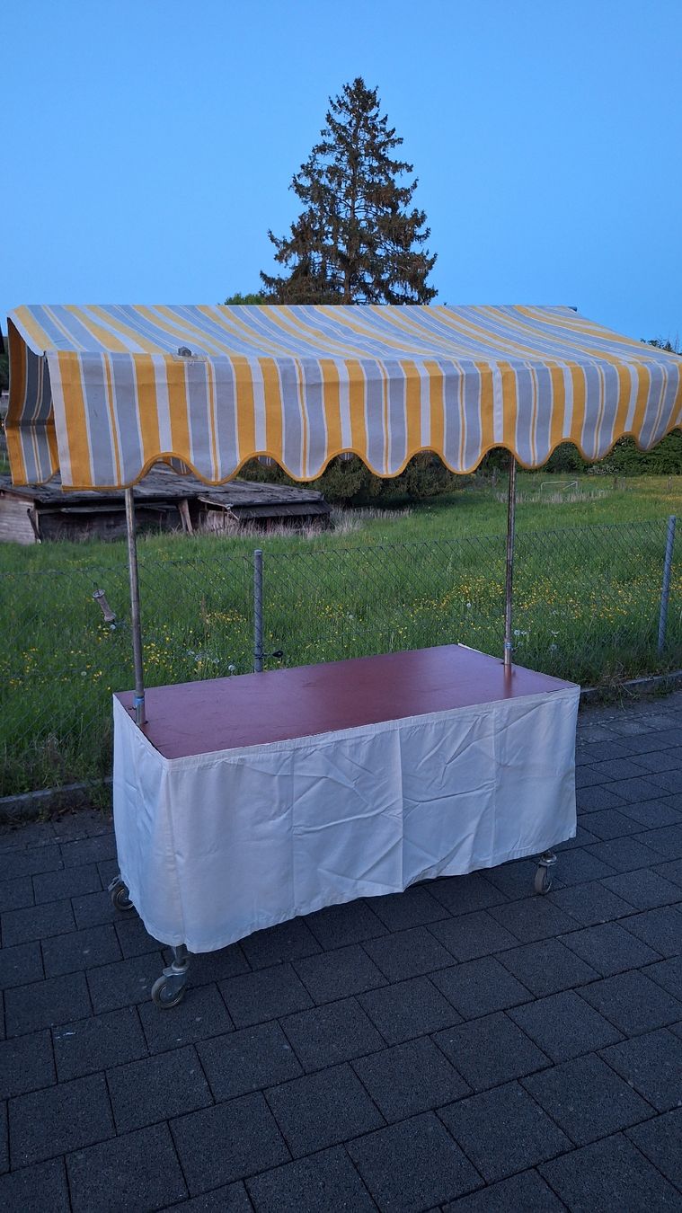 Altro per Eventi aziendali & Feste: Marktstand auf Rollen – Usato da Rütihof venduto da AdrianMarco