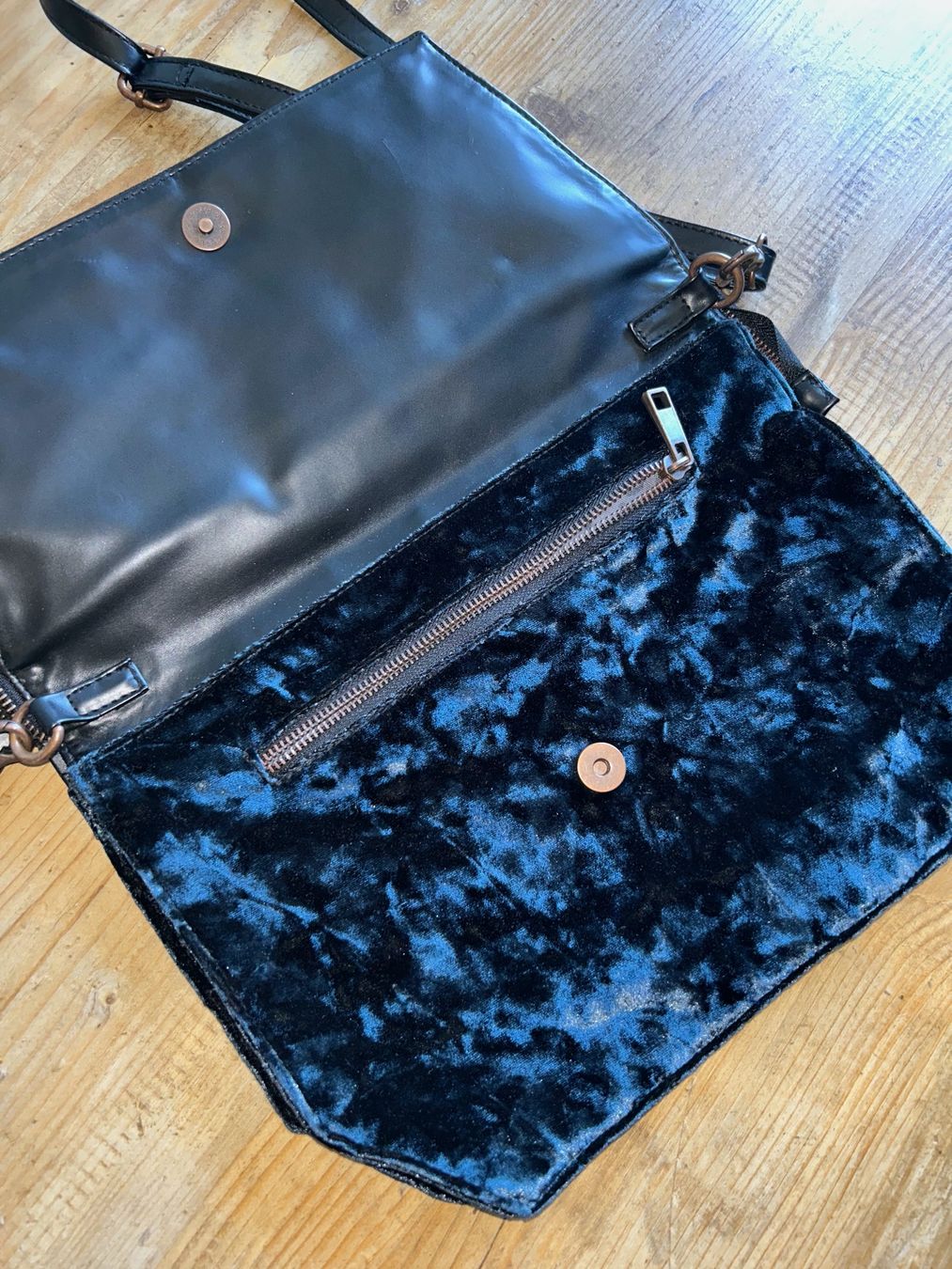 Taschen für Damen: Handtasche Nikita - neuwertig – Neu (gemäss Beschreibung) aus Safenwil von 2hand_aber_wertvoll 1