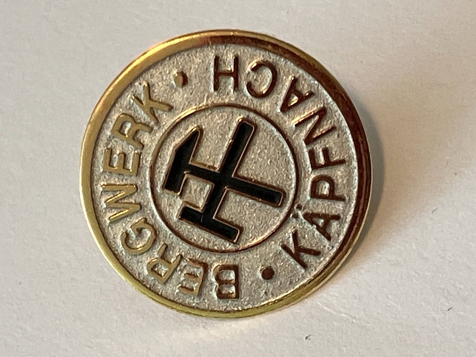 Placchette & Badge: 1 Pin Bergwerk Käpfnach – Usato da Basel venduto da djwwpp