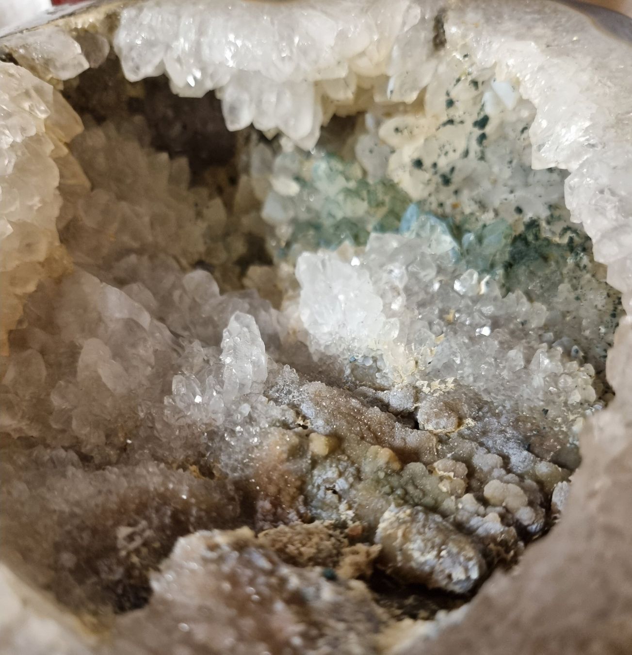 Minerali & Pietre curative: Grosse ACHAT Geode auf Holzständer – Usato da Eschenz venduto da Bibas1 8