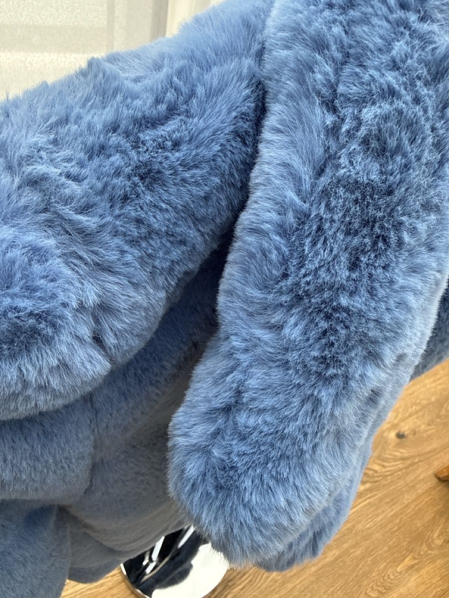 Zara Jacken: Giacca eco pelliccia corta  – Gebraucht aus Sion von marca75 3