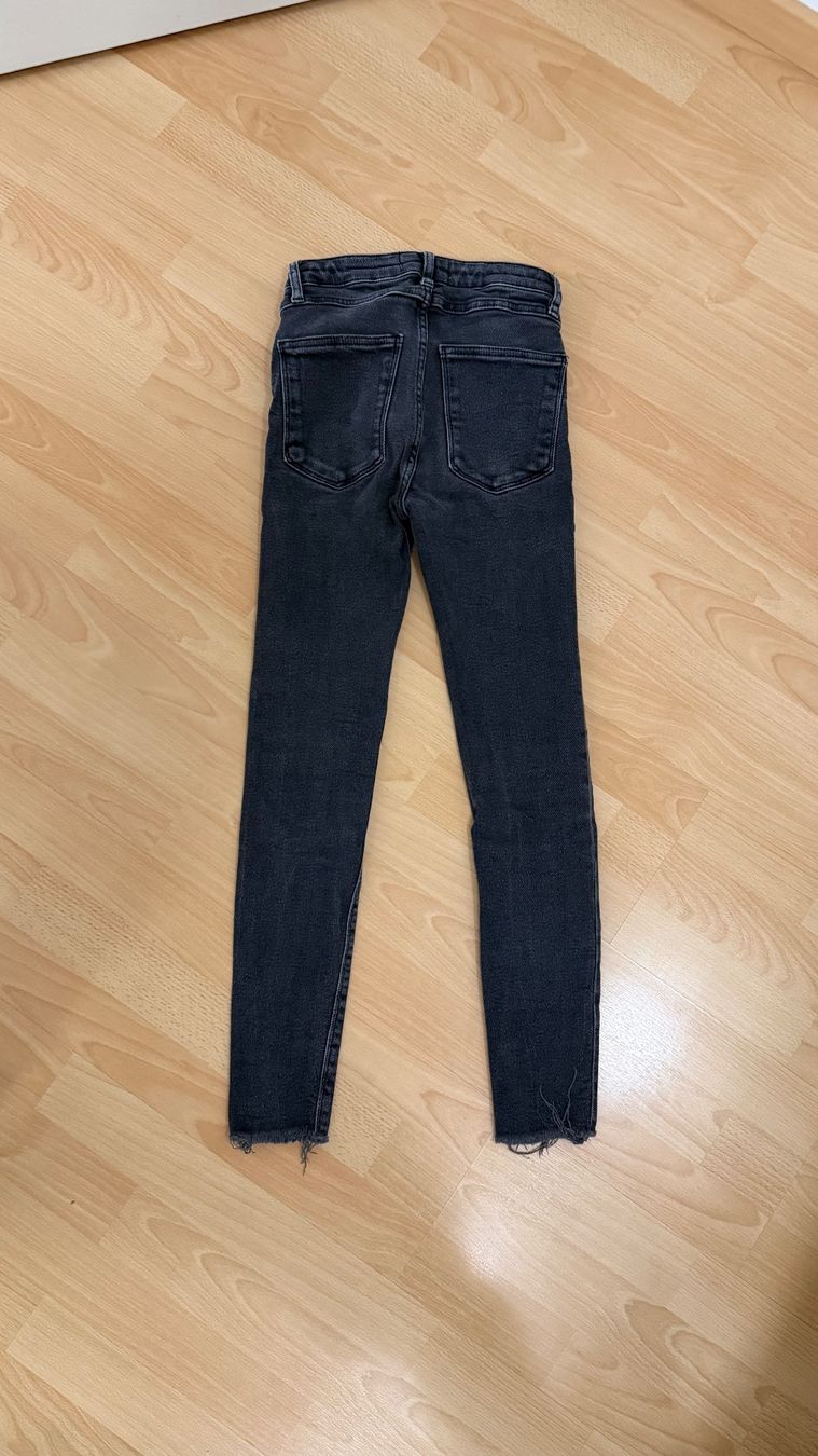 Jeans: skinny jeans – Usato da Dulliken venduto da krestik79 1