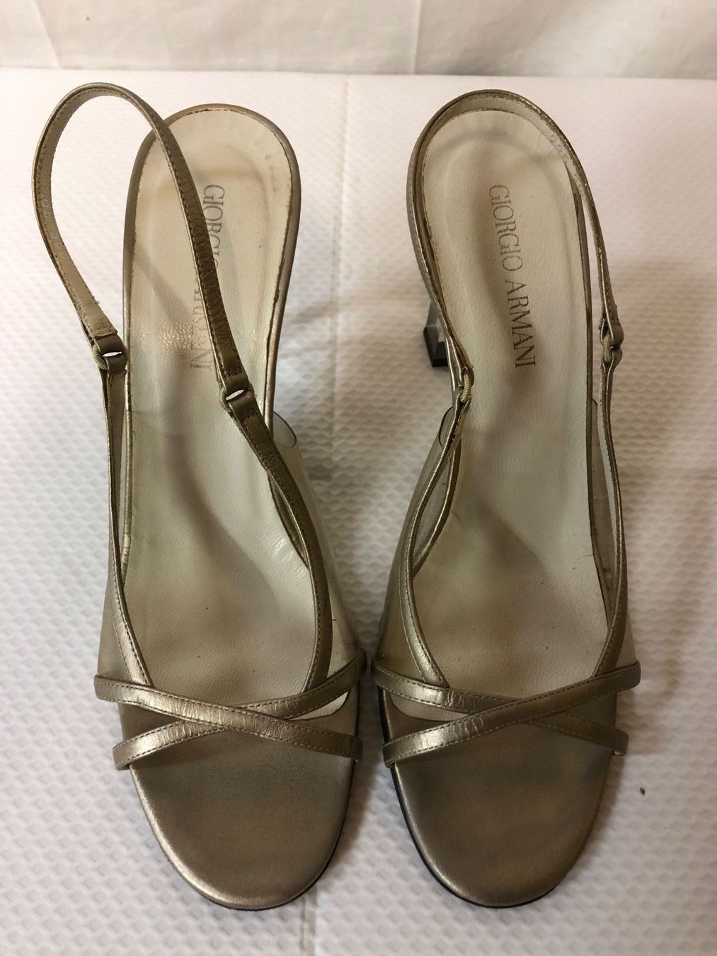 Armani Scarpe da donna: Giorgio Armani Pumps Grösse 39.5 – Usato da Brunnen venduto da Allerwaren 1