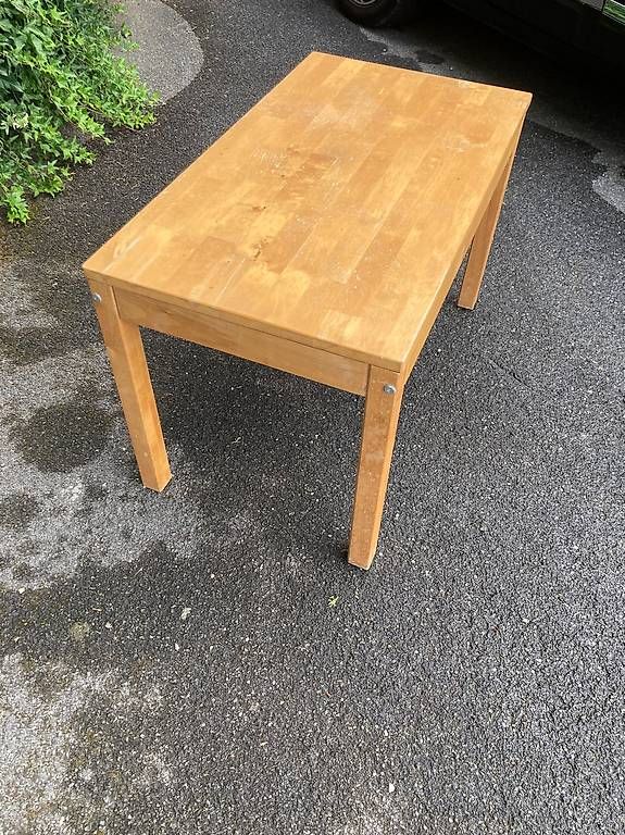 Tavoli: Petite table basse de salon ou dappoint – Usato da Essertines-Yverdon venduto da RNU11