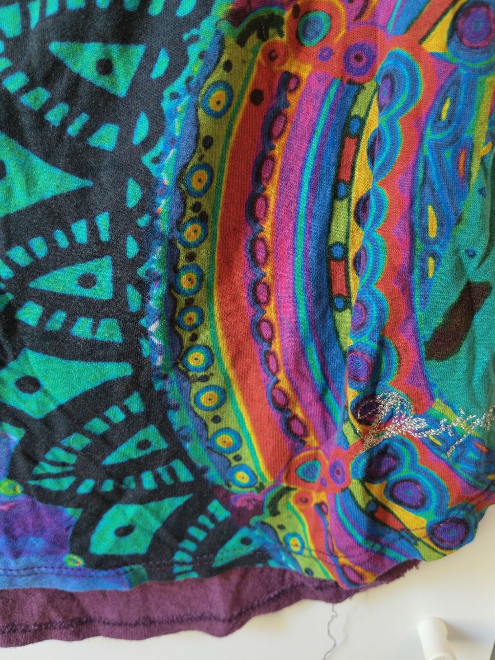 Desigual Blusen, T-Shirts & Tops: Bunte T-Shirt – Gebraucht aus Zürich von ila_9pnk