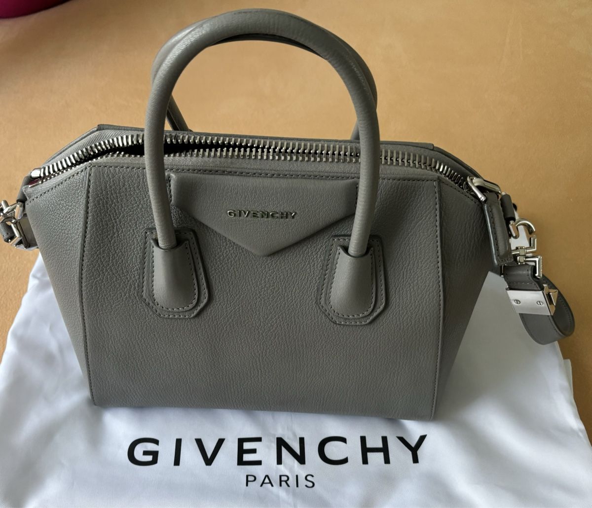 Givenchy Borse da donna: Givenchy Antigona Tasche – Usato da Zollikerberg venduto da Jvac2 1