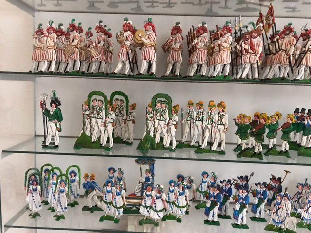 Figuren: Zinnfiguren Fete de Vignerons – Neu (gemäss Beschreibung) aus Basel von Tatura
