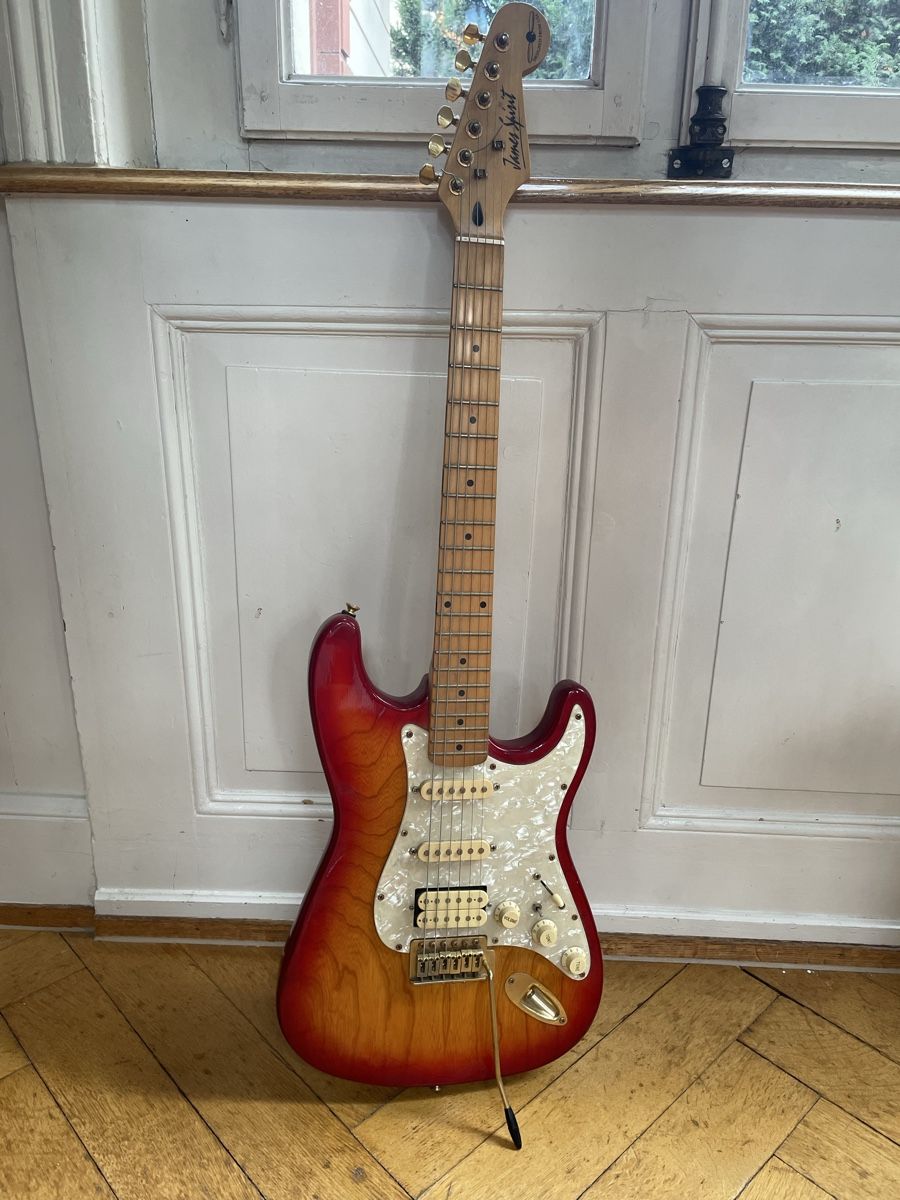 Instruments de musique: E-Gitarre – D'occasion à Wahlen b. Laufen par adv_6mqj