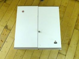 Espace Medizin-/Wandschrank aus Metall