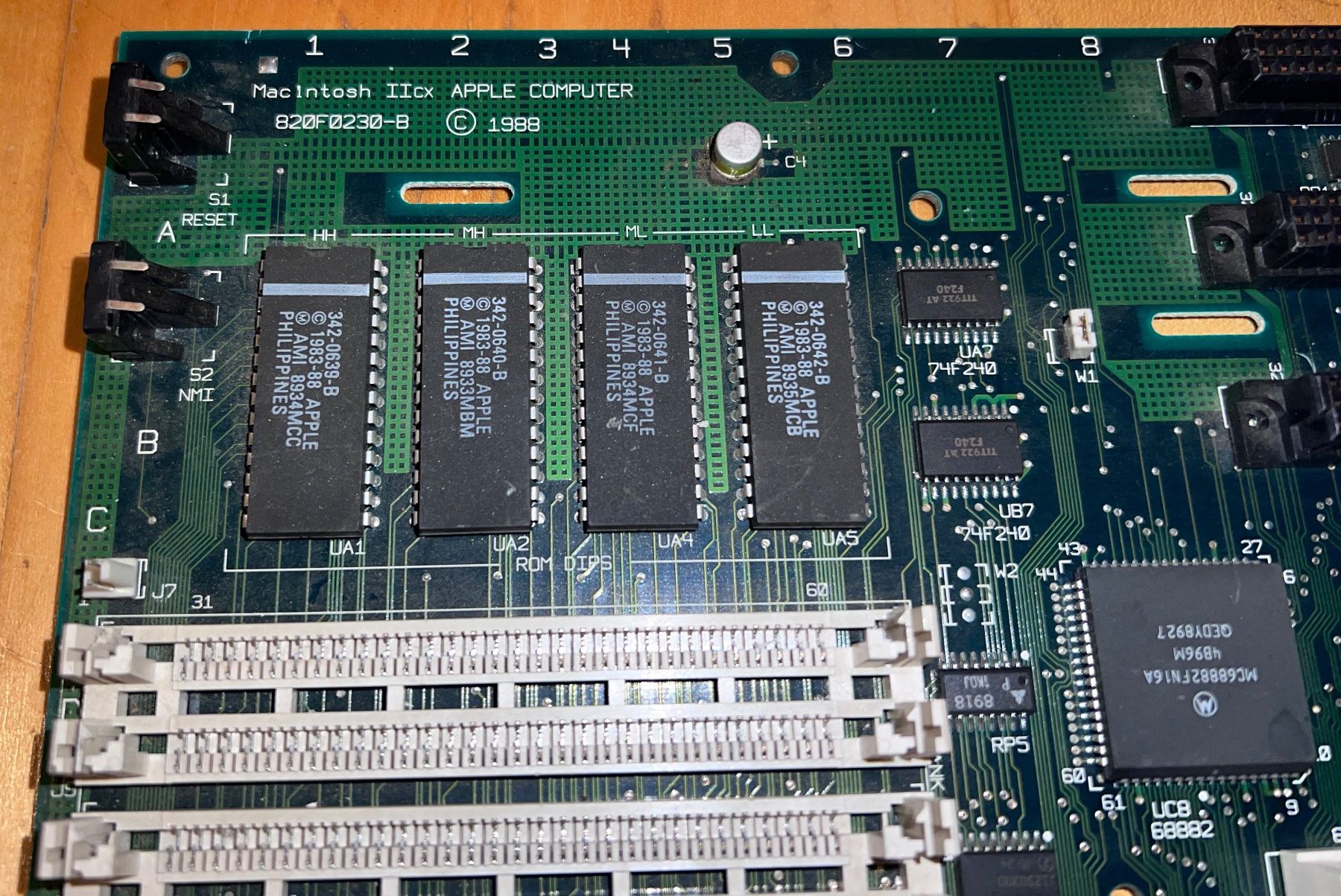 Mainboards: Apple Macintosh IIcx Vintage Desktop Computer Mainboard – Defekt aus Unterengstringen von NOISE 1
