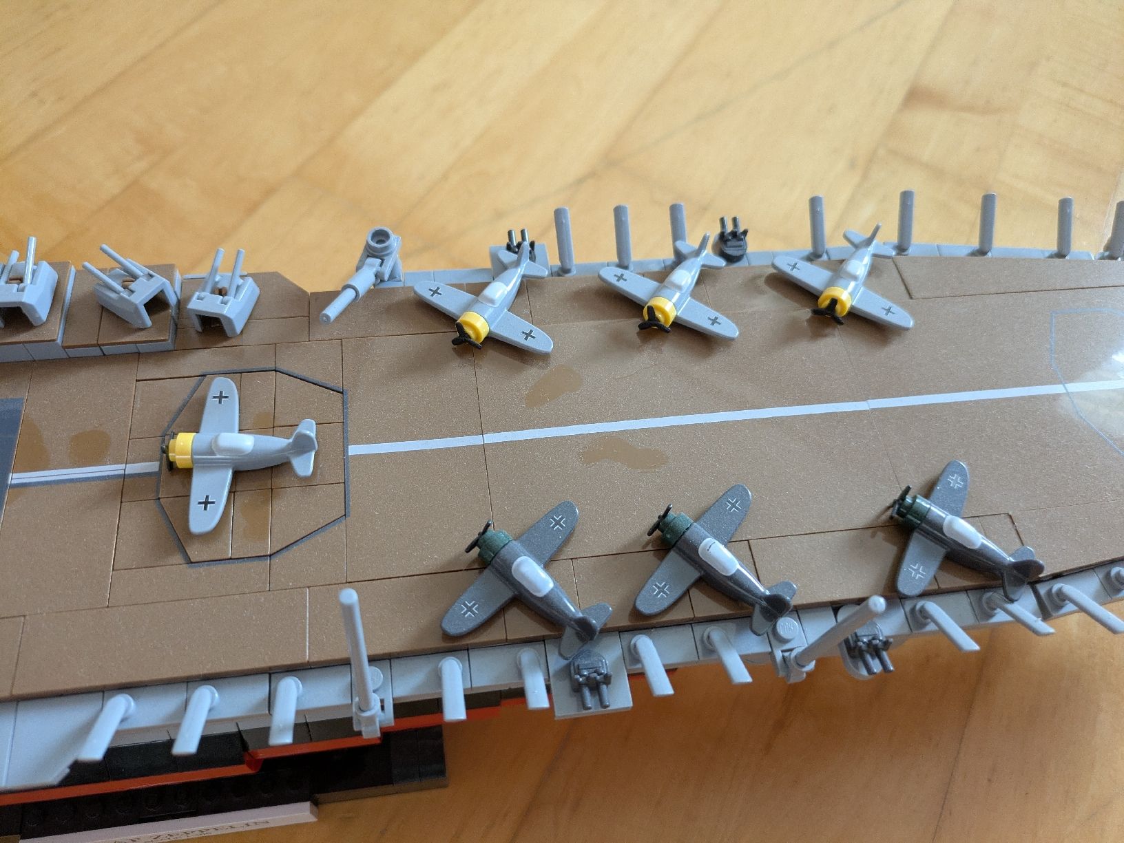 Cobi Kit di modellismo & Modellini statici: Cobi 4826 Graf Zeppelin – Usato da Bülach venduto da irya_54 3