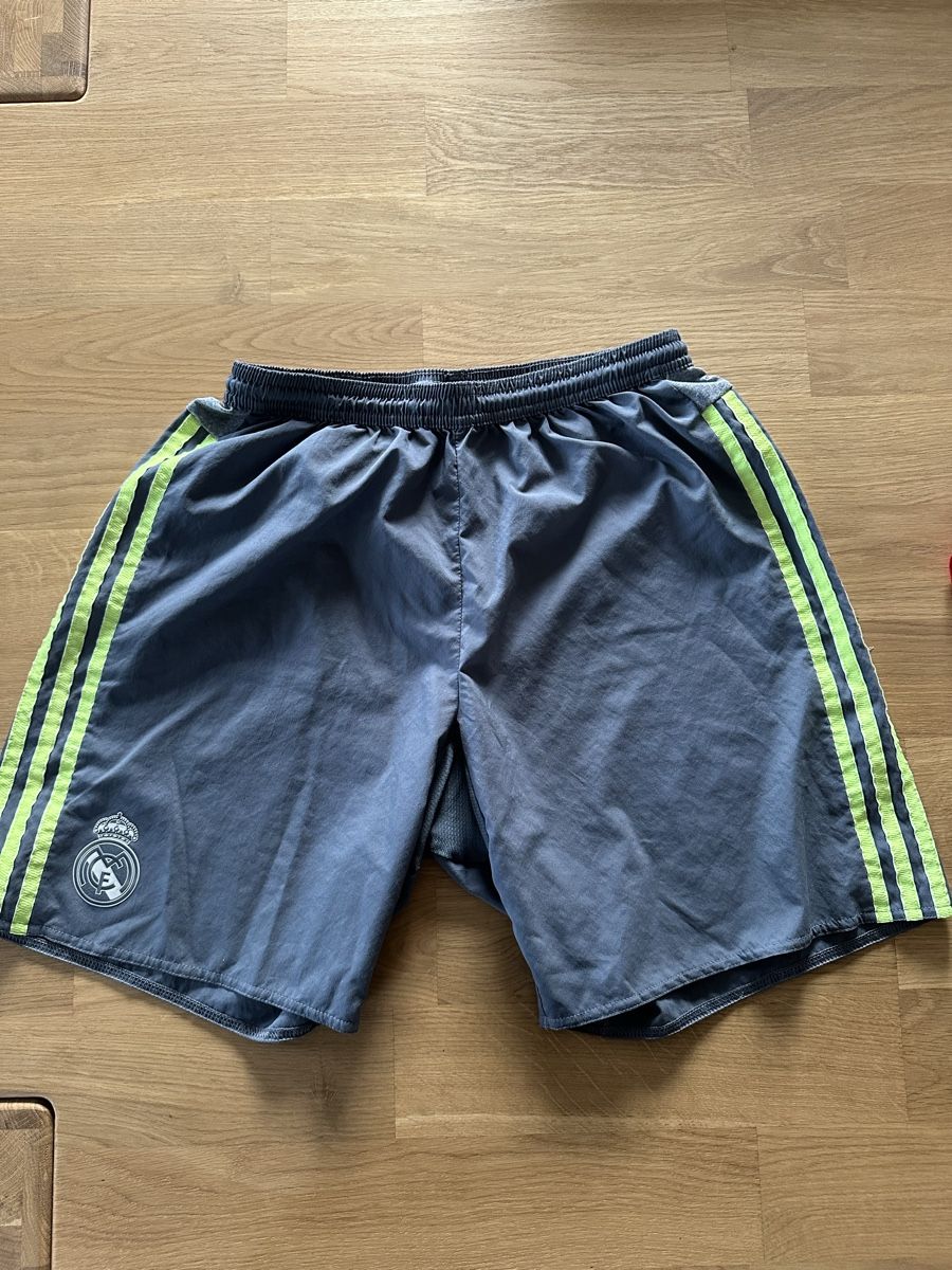 Adidas Pantalons: Short Adidas Real Madrid Climacool Taille M – D'occasion à Boécourt par Mv898