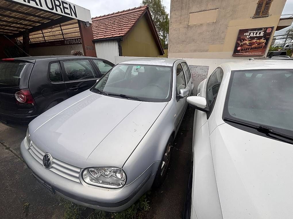 Automobili: Vw Golf Automat – Usato da Biel/Bienne venduto da 300ccc 1