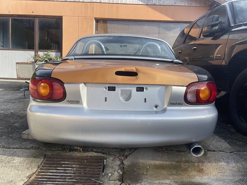 Toutes les pièces auto: Pare-chocs arrière Mazda mx5 – D'occasion à Vuarrens par xbull