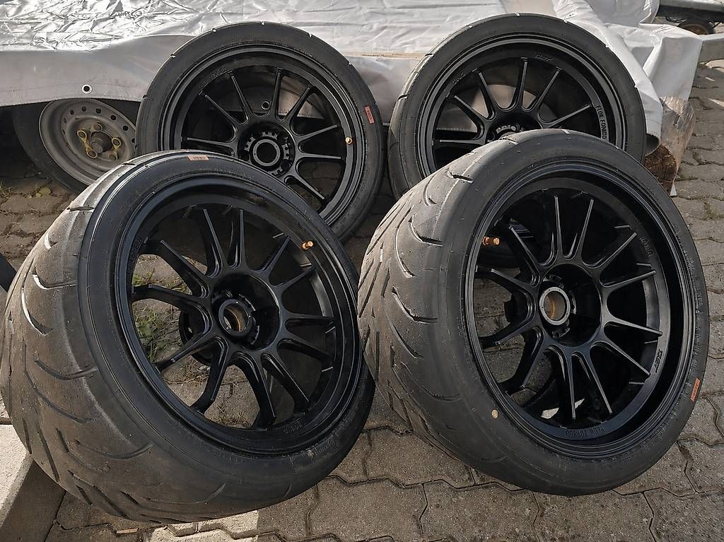Pneus & Roues: Felgen Konig Hypergram 18x11 ET15+semislick Direzza DZO3G H1 – D'occasion à Schlatt TG par dev_5pfh