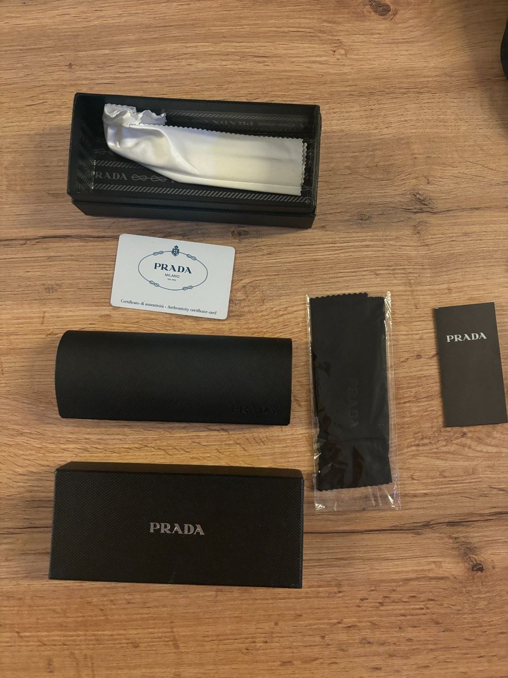 Prada Occhiali & Lenti: PRADA Sonnenbrille neu – Nuovo e nell'imballaggio originale da Gamprin-Bendern venduto da AkM_Vintage 3