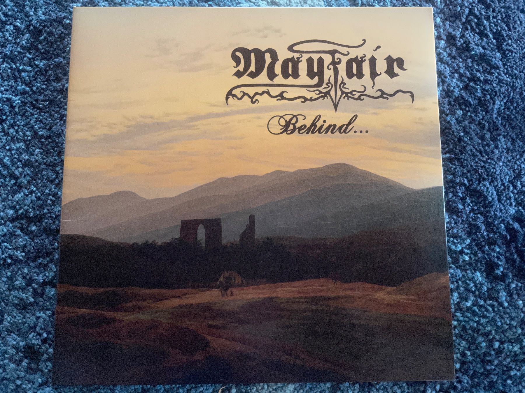 Dischi in vinile: Mayfair – Behind...  LP  2012 – Usato da Neuenhof venduto da django3001