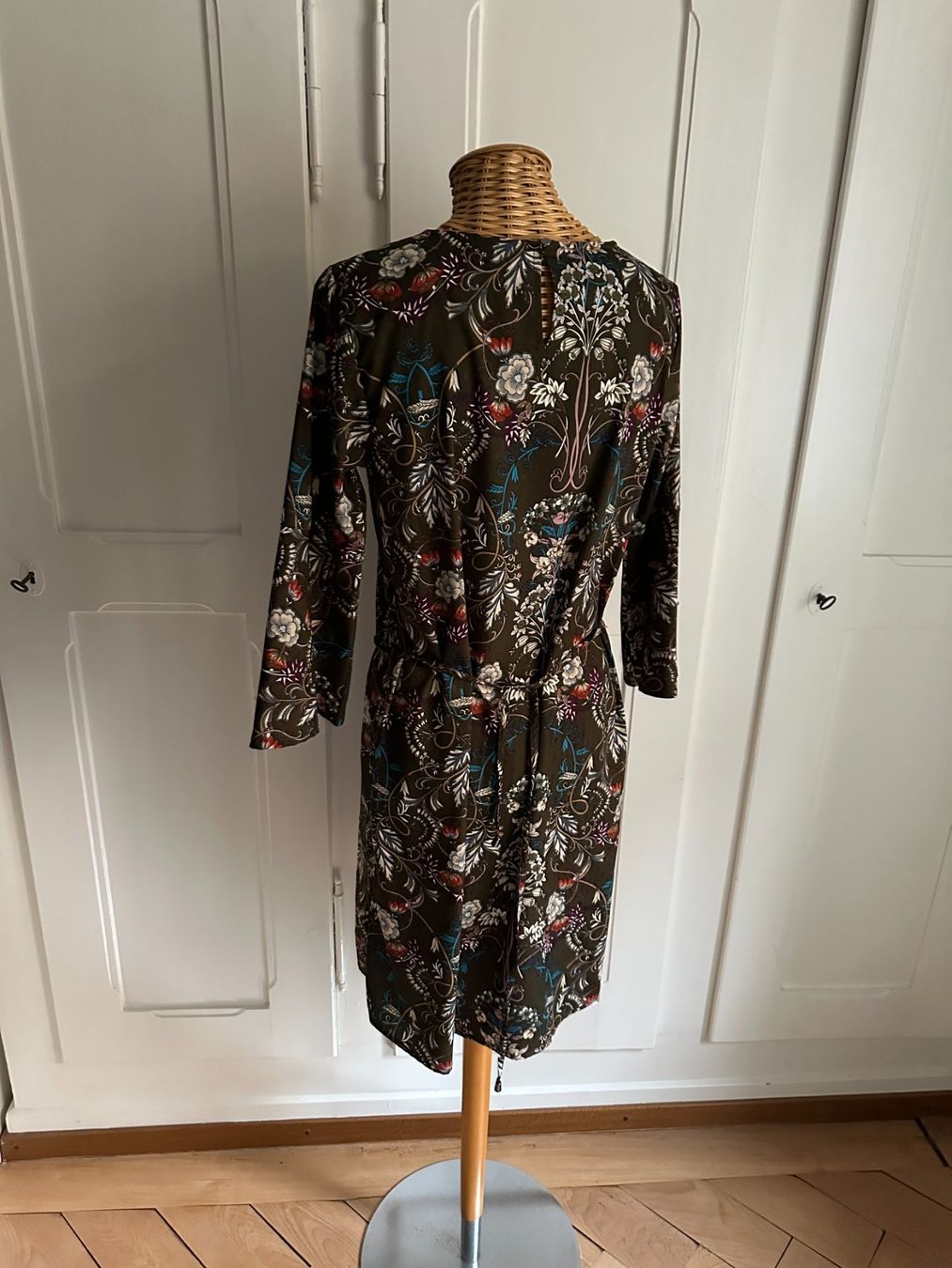 Kleider: KAFFE - Kleid taupe geblümt 36 – Gebraucht aus Zürich von Diazaio 2