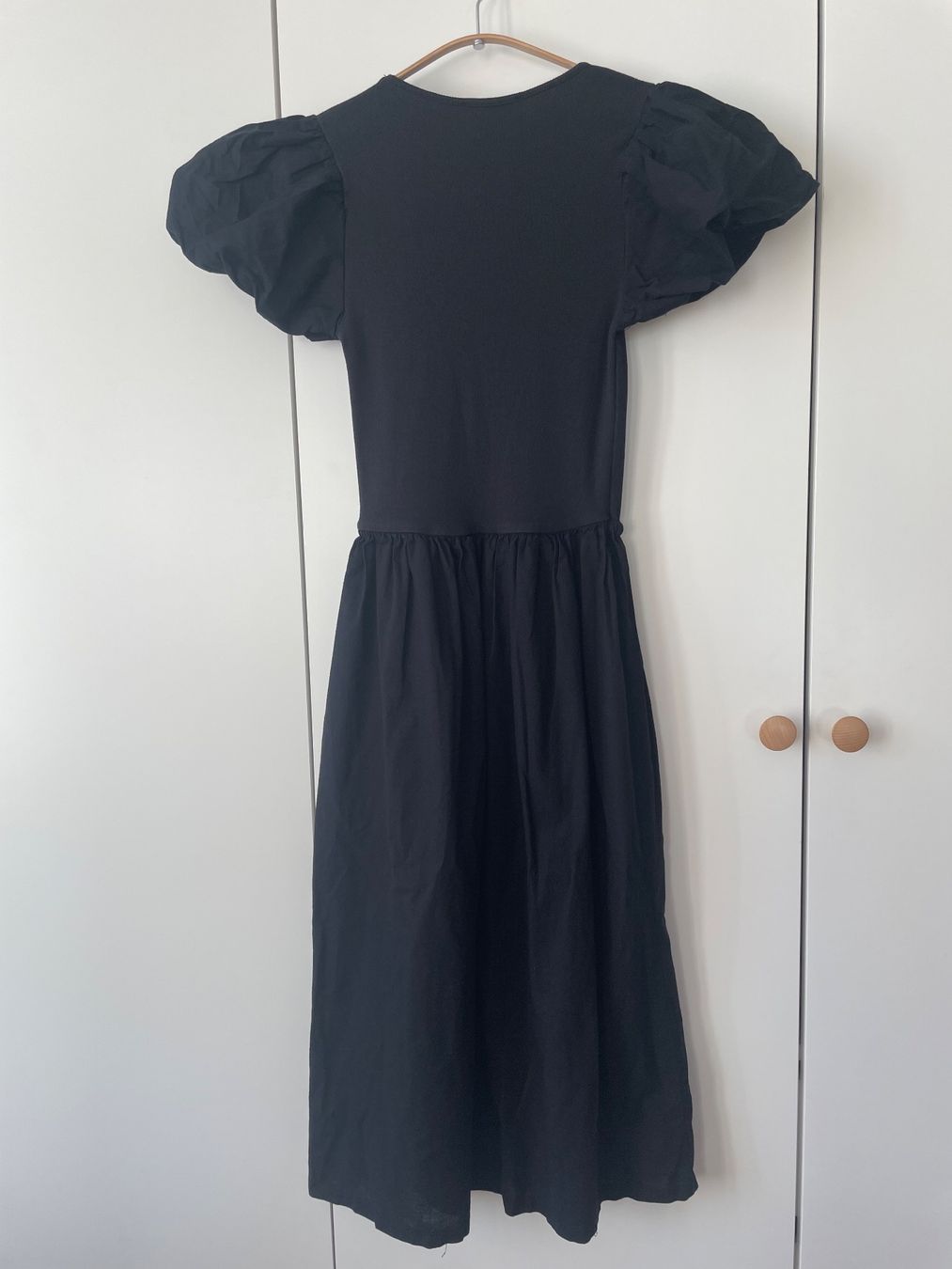 Zara Vestiti: ZARA Schwarzes Midikleid mit Puffärmeln & Rippstrick Gr S – Usato da Neukirch an der Thur venduto da bee88 5