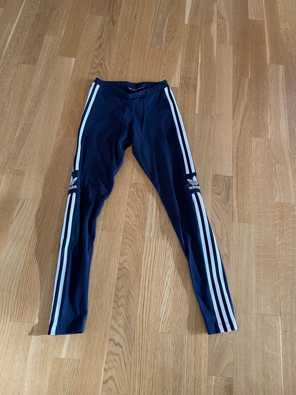 Adidas Leggings: Adidas Leggings/Traning – Nuovo (secondo la descrizione) da Staufen venduto da GiuliettaD 1