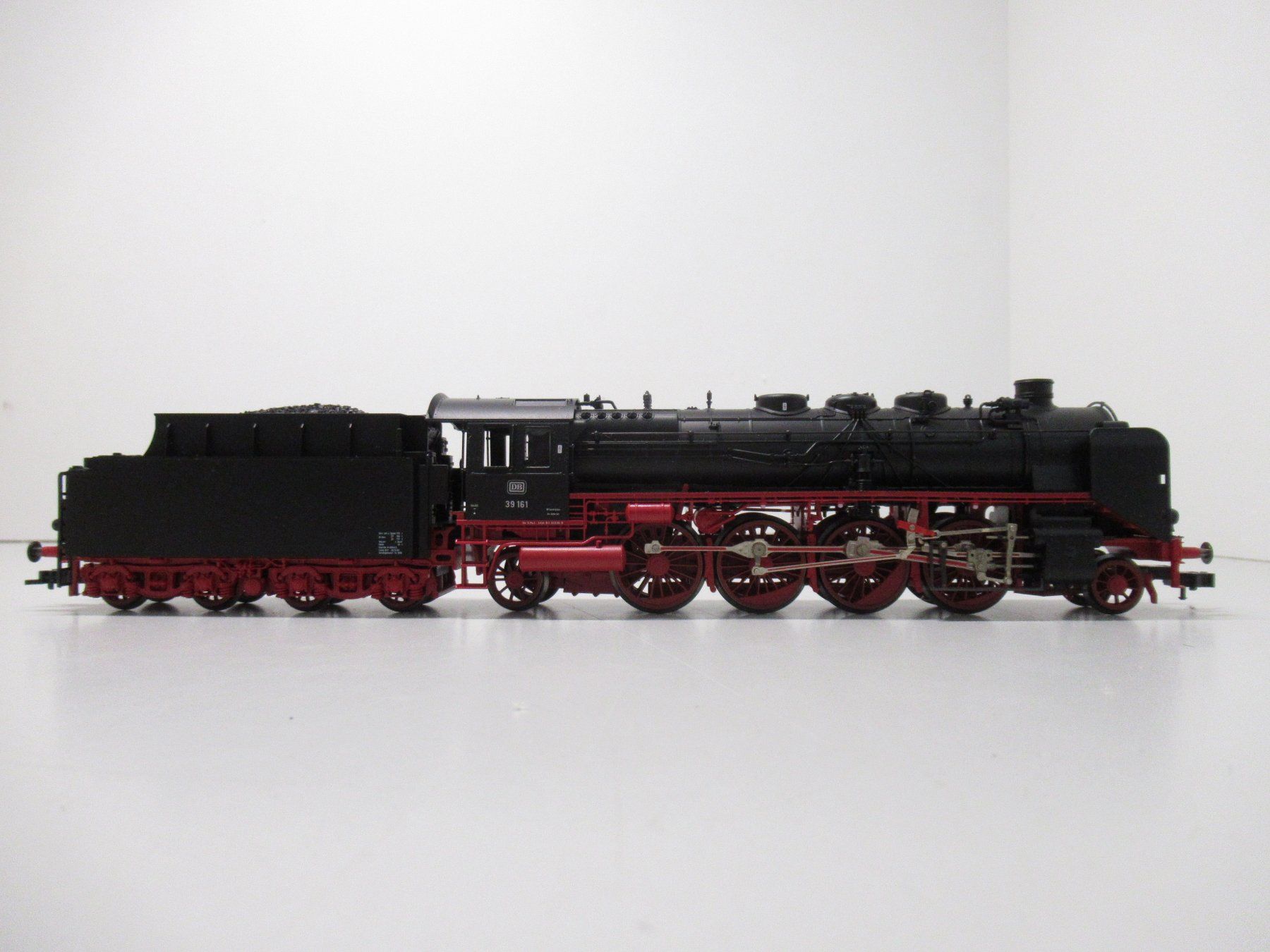 Fleischmann Modellini di ferrovie: Fleischmann 4136 Dampflok BR39 Deutsche Bundesbahn Analog H0 – Usato da Basel venduto da mhmarken 1