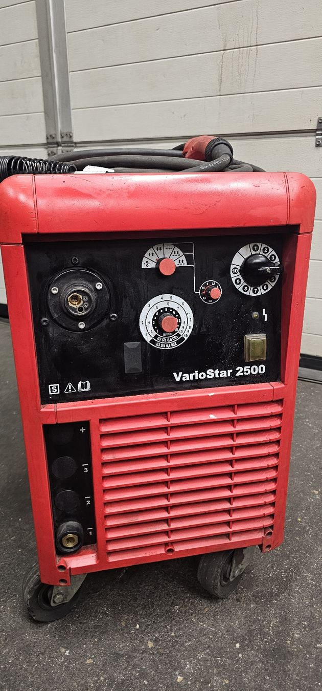 Oerlikon Saldatori: Schweissanlage Fronius Variostar 2500 – Usato da Emmenbrücke venduto da inf_l8yf 2