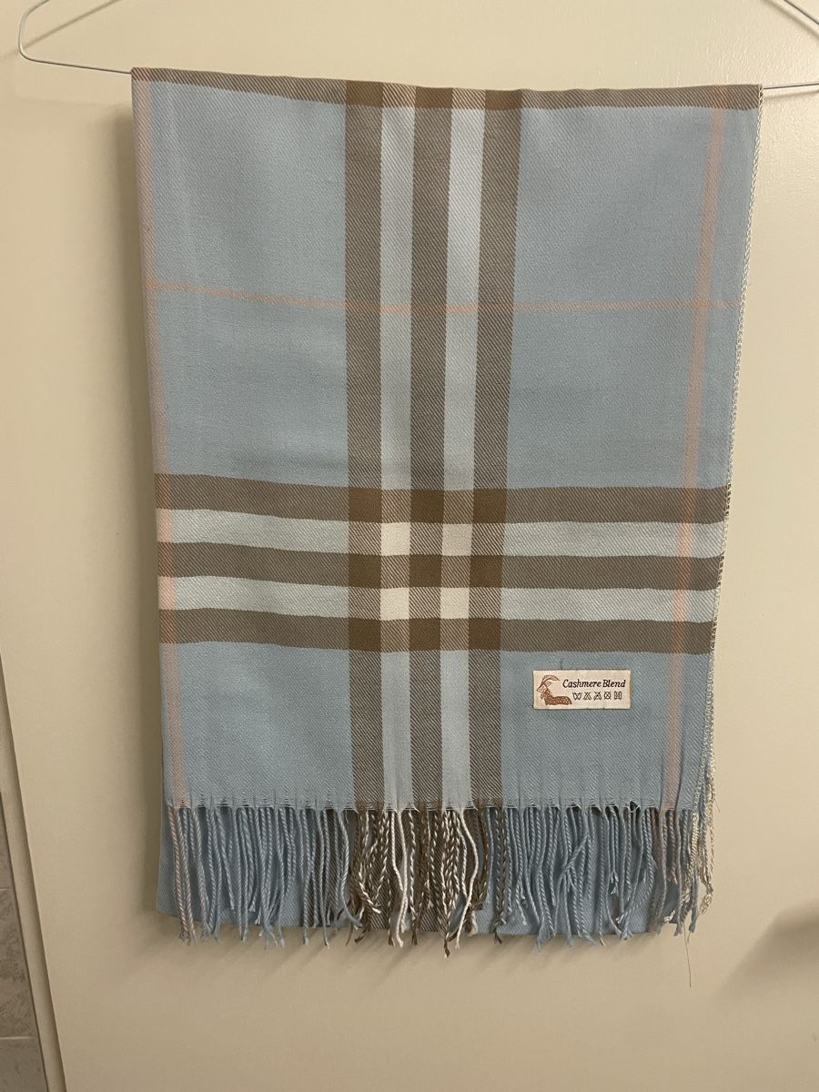 Foulards, Tücher & Schals: Stylish Cashmere Blend  Scarf XXL – Neu und originalverpackt aus Buttikon SZ von trzurigo