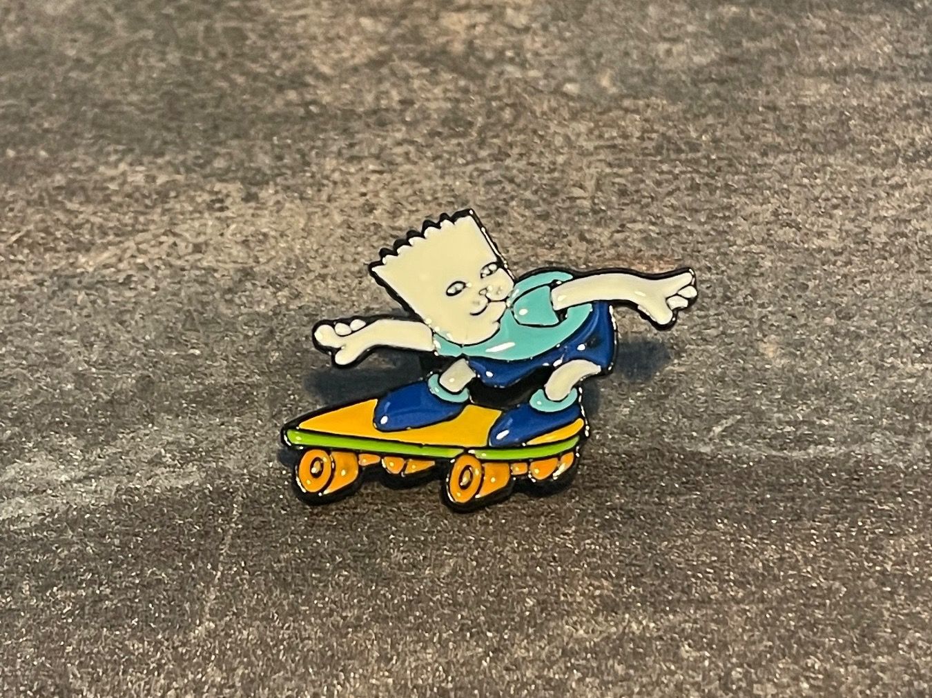 Placchette & Badge: Ripndip Cat skateboard Pin – Usato da Biel/Bienne venduto da bas_c8yf