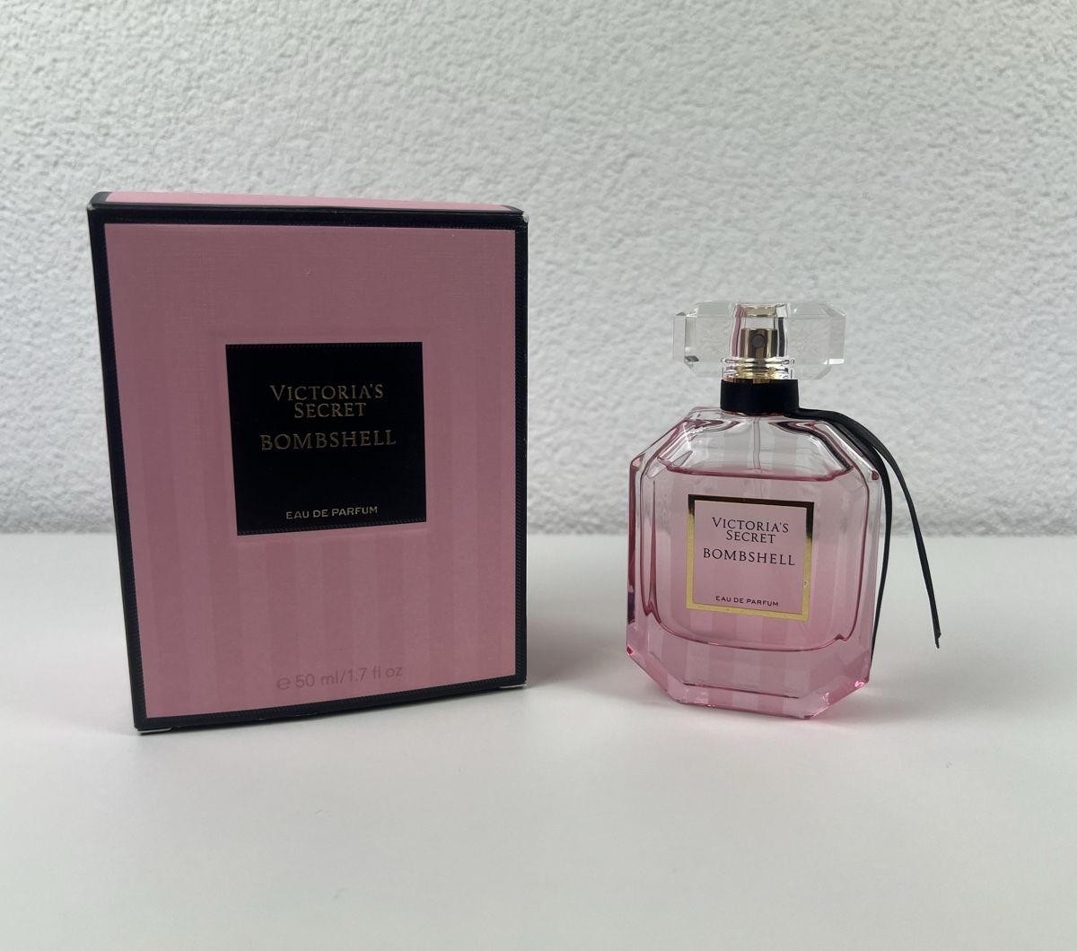 Victoria's Secret Profumi & Eau de Toilette: Victoria‘s Secret Bombshell Eau de Parfum 50ml – Usato da Stein am Rhein venduto da Moons_of_Saturn