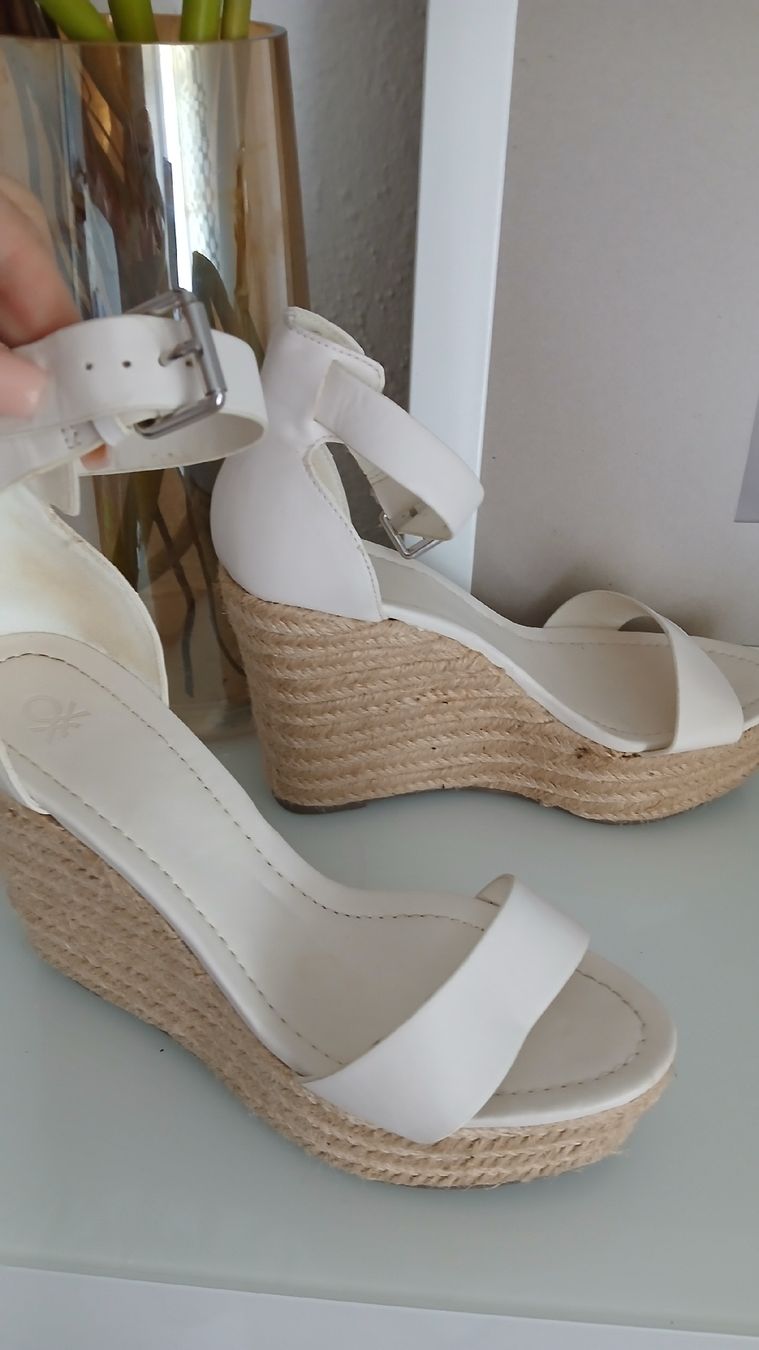Scarpe da donna: weisse Pumps Gr40 aus Kunstleder – Usato da Beinwil am See venduto da Superchance 1
