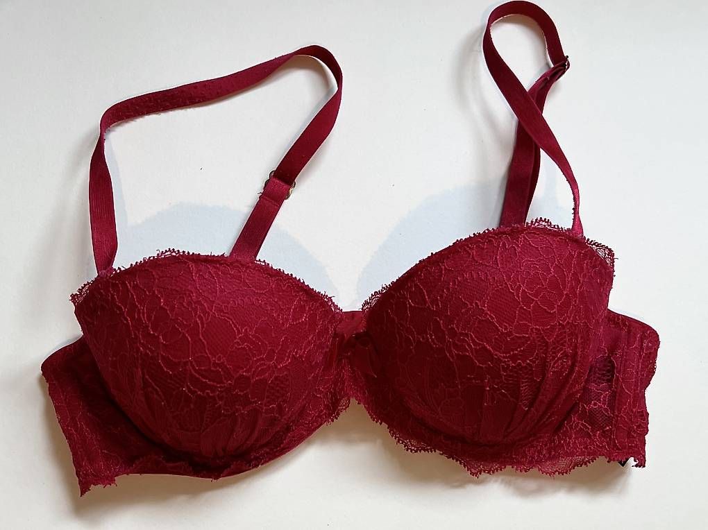 Altra biancheria intima: Roter Spitzen-BH 75B – Usato da Wädenswil venduto da esp_z8tb
