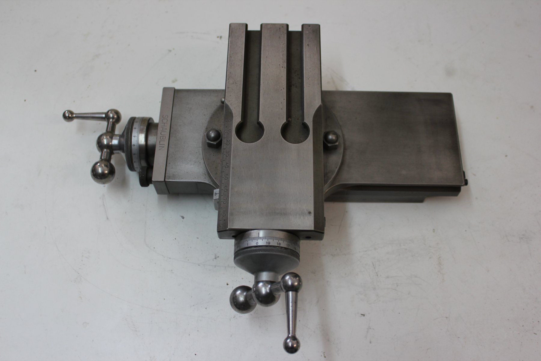 Schaublin Altro per industria metallurgica: Schaublin 102 Kreuzschlitten – Usato da Reinach AG venduto da hispo 1