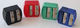 18 Farbige Vintage Kunststoff Doppelspitzer mit OVP