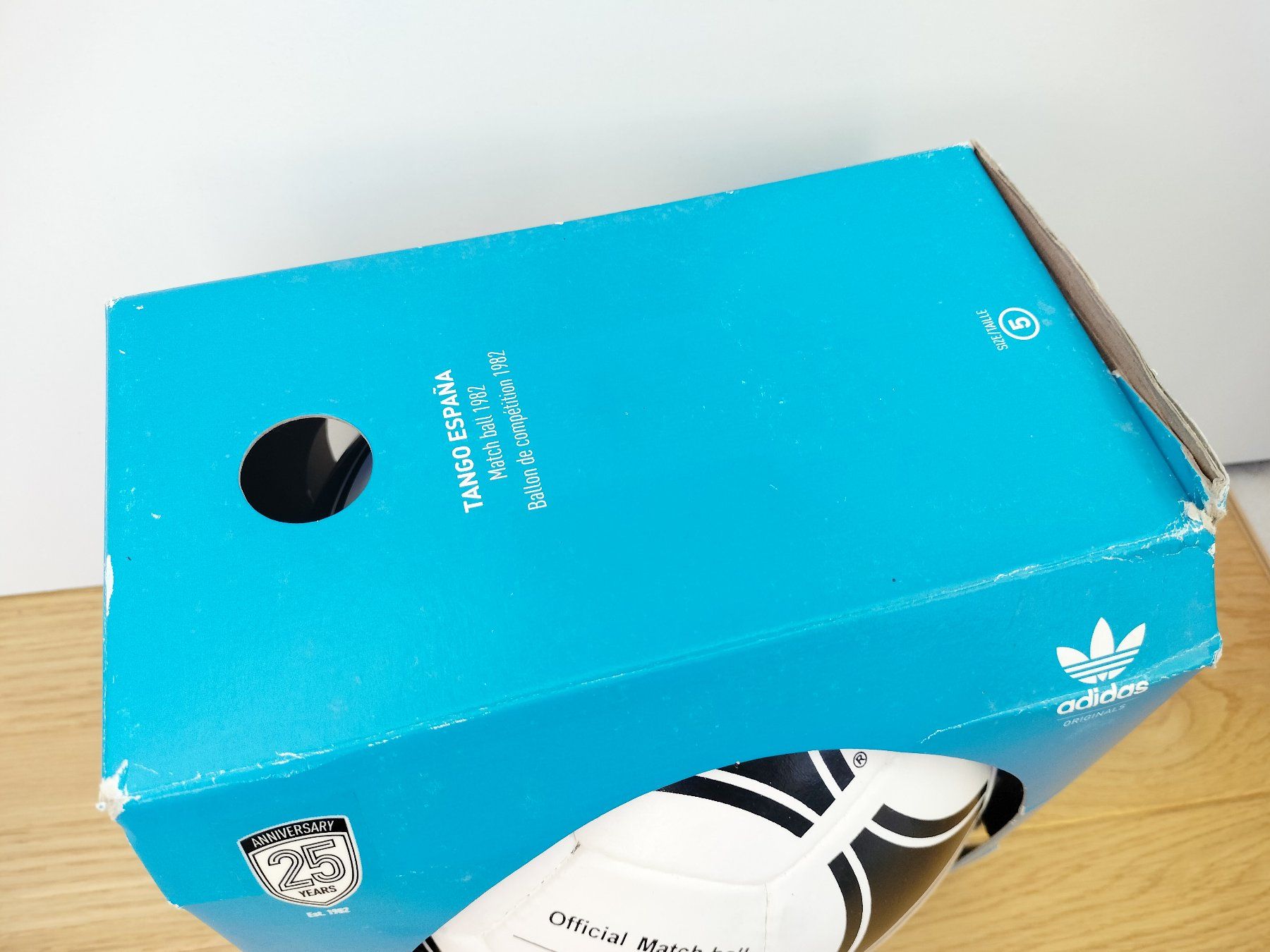 Adidas Bälle: Original Adidas Matchball 1982 in OVP – Neu (gemäss Beschreibung) aus Wil SG von kaizzen 2